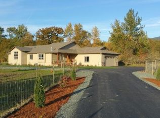 37 Venture Pl, Grants Pass, OR 97526