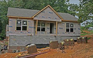 1st image of 1304 Oak Hill Dr