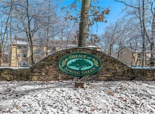 400 New River Rd APT 212, Lincoln, RI 02838