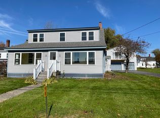 98 E Main St, Searsport, ME 04974