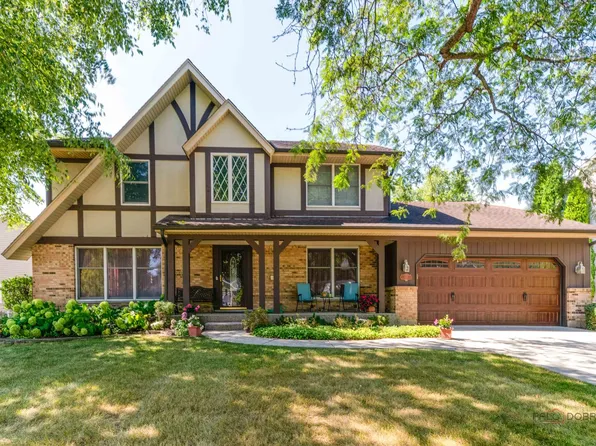 1515 Forever Ave, Libertyville, IL 60048
