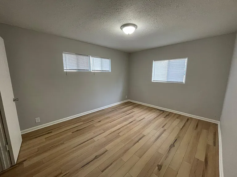 447 Southgate Dr — Photo 11