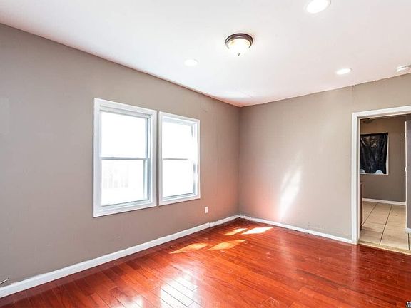 4th image of 114-18 139th St