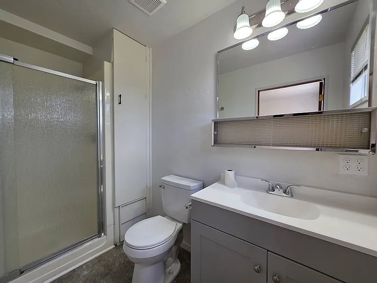 1325 N Cleveland St — Photo 21