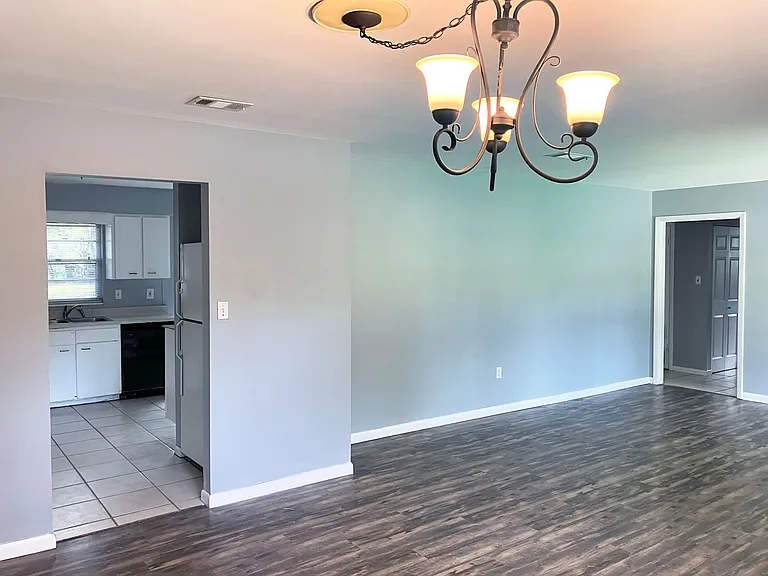 3504 NW 51st Ave — Photo 8