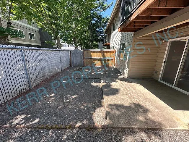 1258 NE 16th St — Photo 13