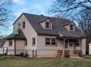 1638 Cedar St, South Milwaukee, WI 53172