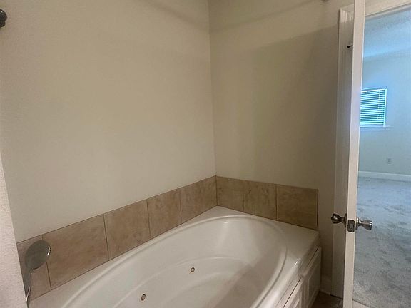 5th image of 373 River Mill Dr
