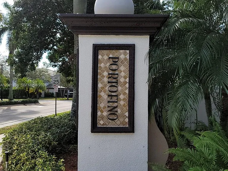 16801 SW 49th Ct — Photo 3