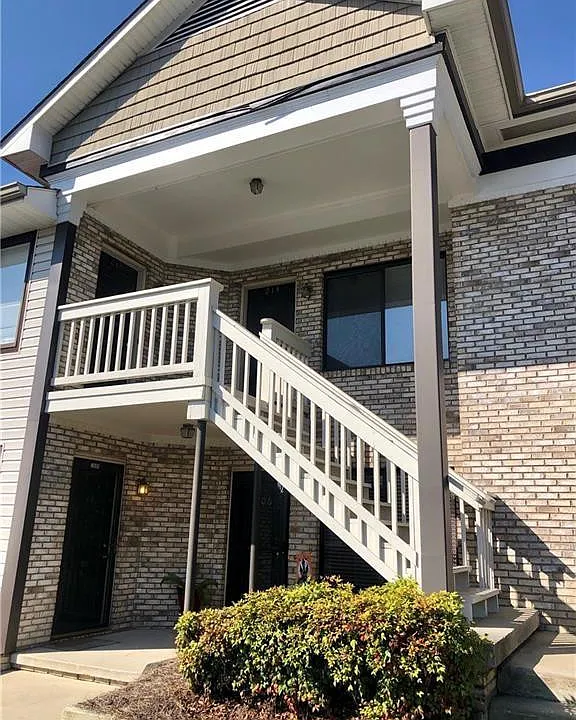 214 English Ct