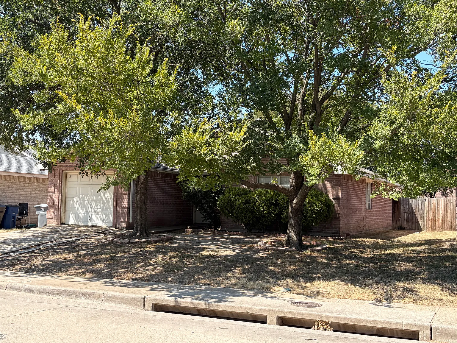 3 bed, 1276 sqft, $2,150 — Photo 2