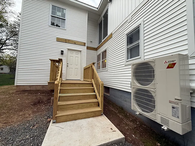 265 Lincoln St — Photo 21