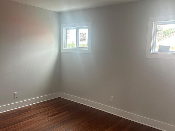 3rd image of 7425 Parkwood St