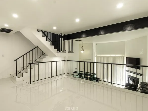 21137 Lassen St Unit 5, Chatsworth, CA 91311