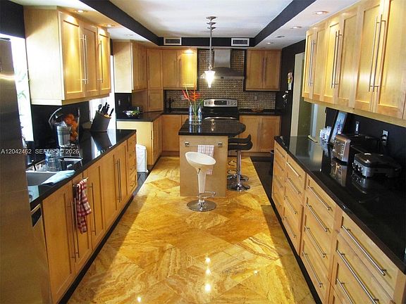 3rd image of 7240 SW 119th St