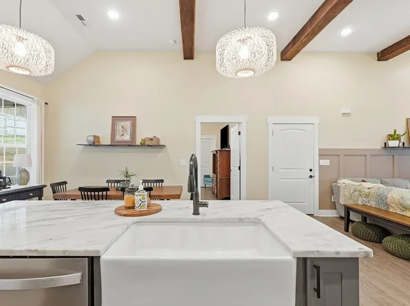 1909 Old Lafayette Rd, Rock Spring, GA 30739