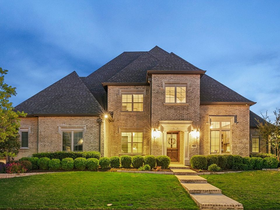 1st image of 801 Pyrenees Dr