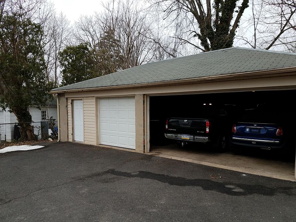 2nd image of 100 E Park Ave Rear 5