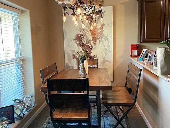 5th image of 113 E Pike St #9