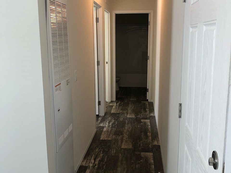 1st image of 28 Parakeet Hill Dr