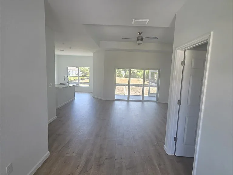 2507 53rd St SW — Photo 2