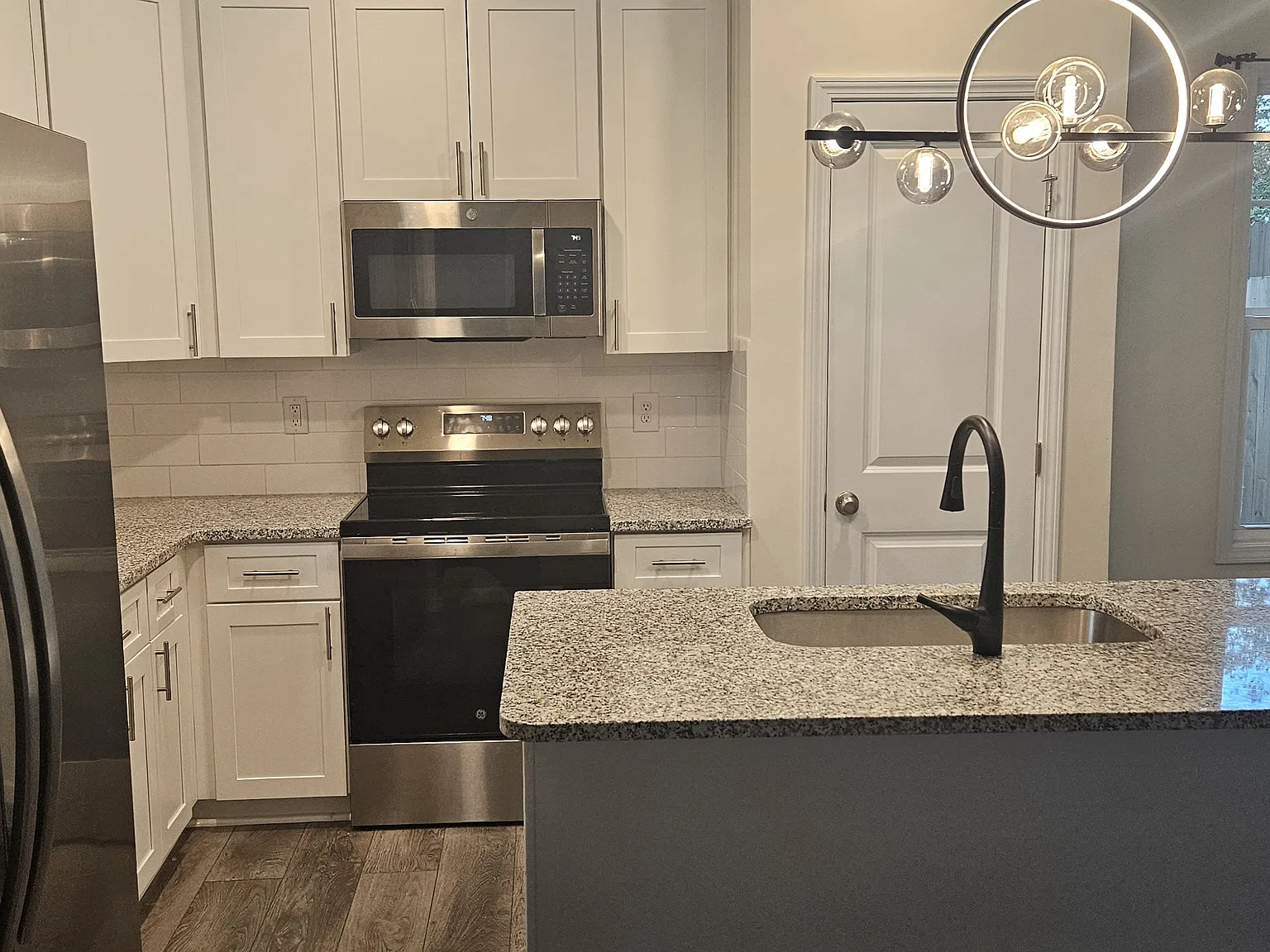 3 bed, 2.5 bath, 1759 sqft, $2,250 — Photo 4