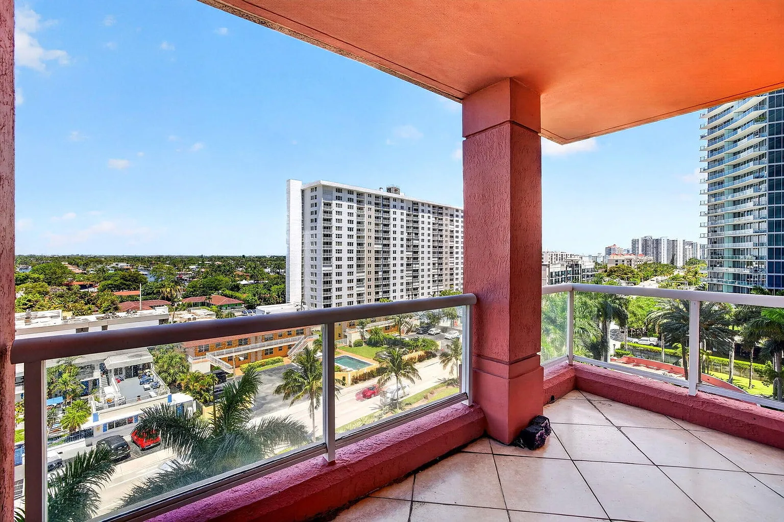 2 bed, 2.0 bath, 1601 sqft, $6,000 — Photo 2