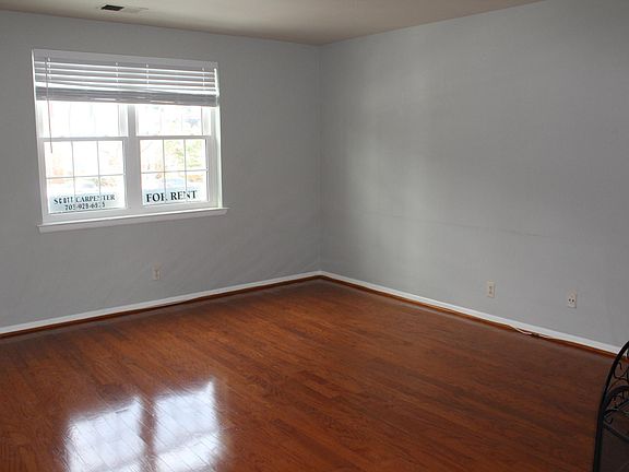 5th image of 2835B S Wakefield St