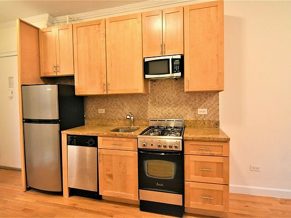 3rd image of 195 Bleecker St #16