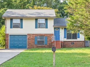 210 State Line Rd, Clarksville, TN 37042