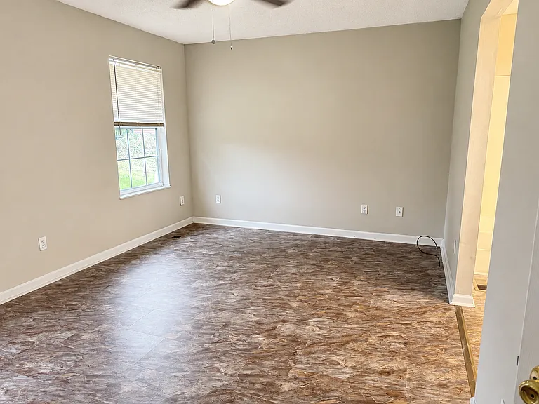 1209 Fielding Dr — Photo 9