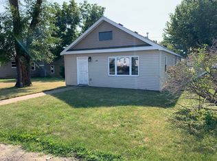 2114 Grand Ave, Muscatine, IA 52761