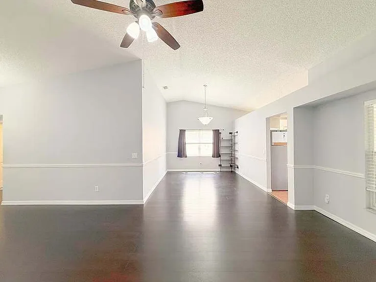 1118 Hardwood Dr — Photo 17