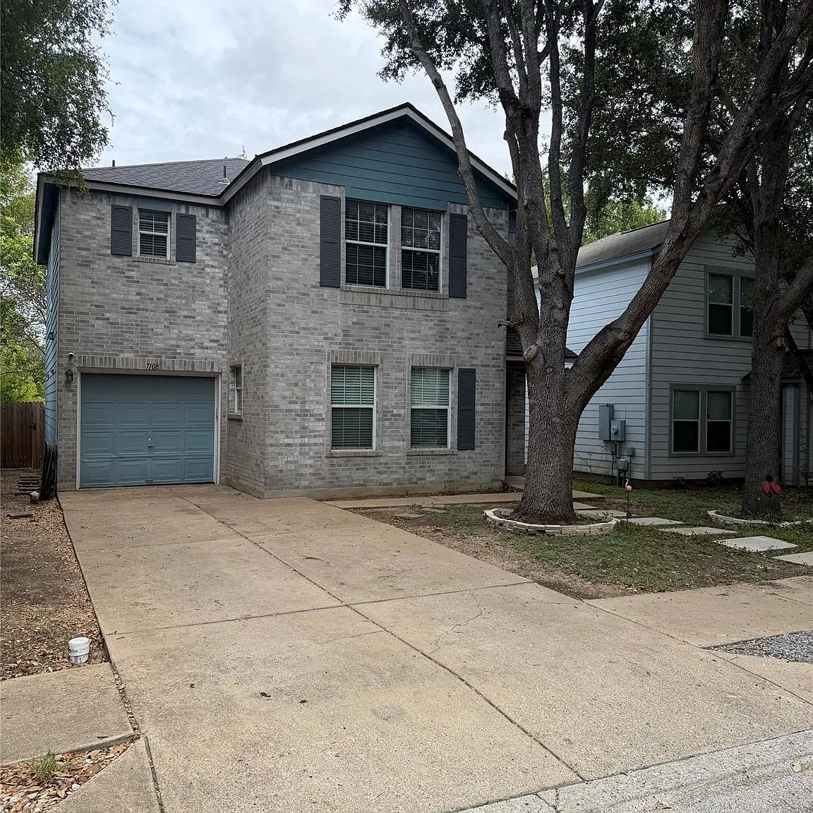 4 bed, 2.5 bath, 1660 sqft, $1,900 — Photo 1