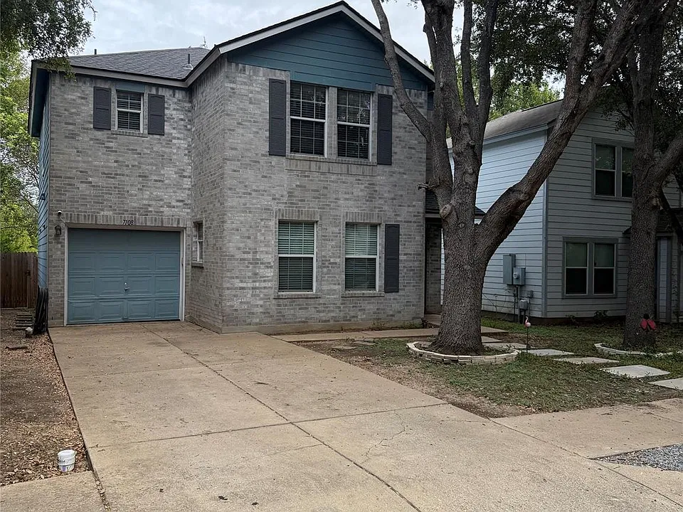 7108 Walkup Ln