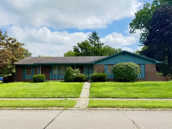 711 Brushwood Ln, Greenwood, IN 46142
