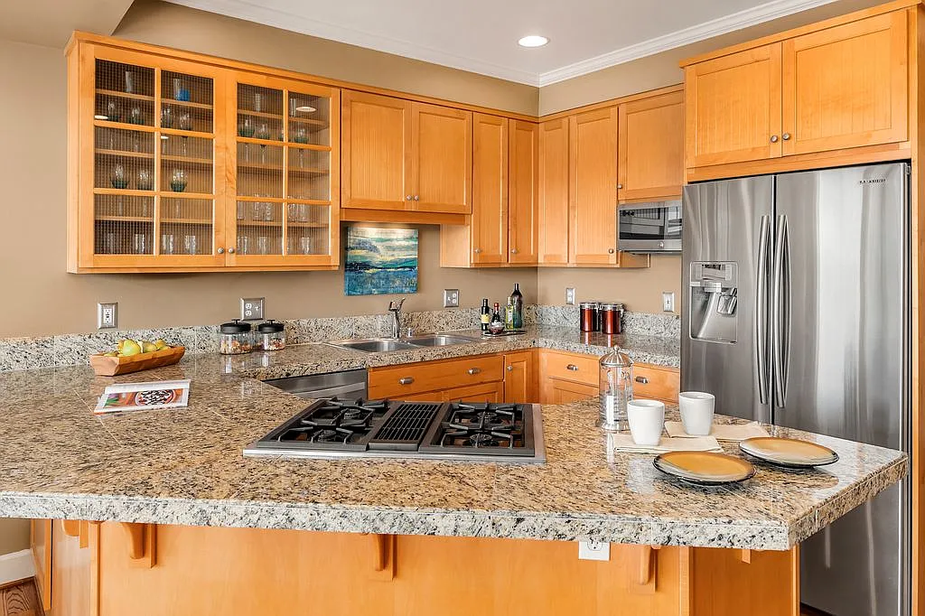 3 bed, 2.5 bath, 1710 sqft, $4,550 — Photo 4