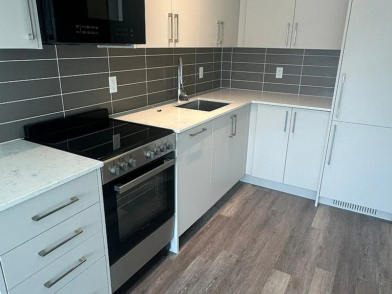 2075 King Rd #202 — Photo 2
