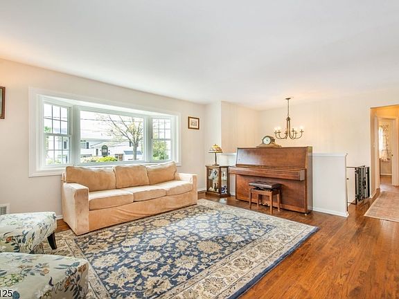 2nd image of 14 Villa Rd