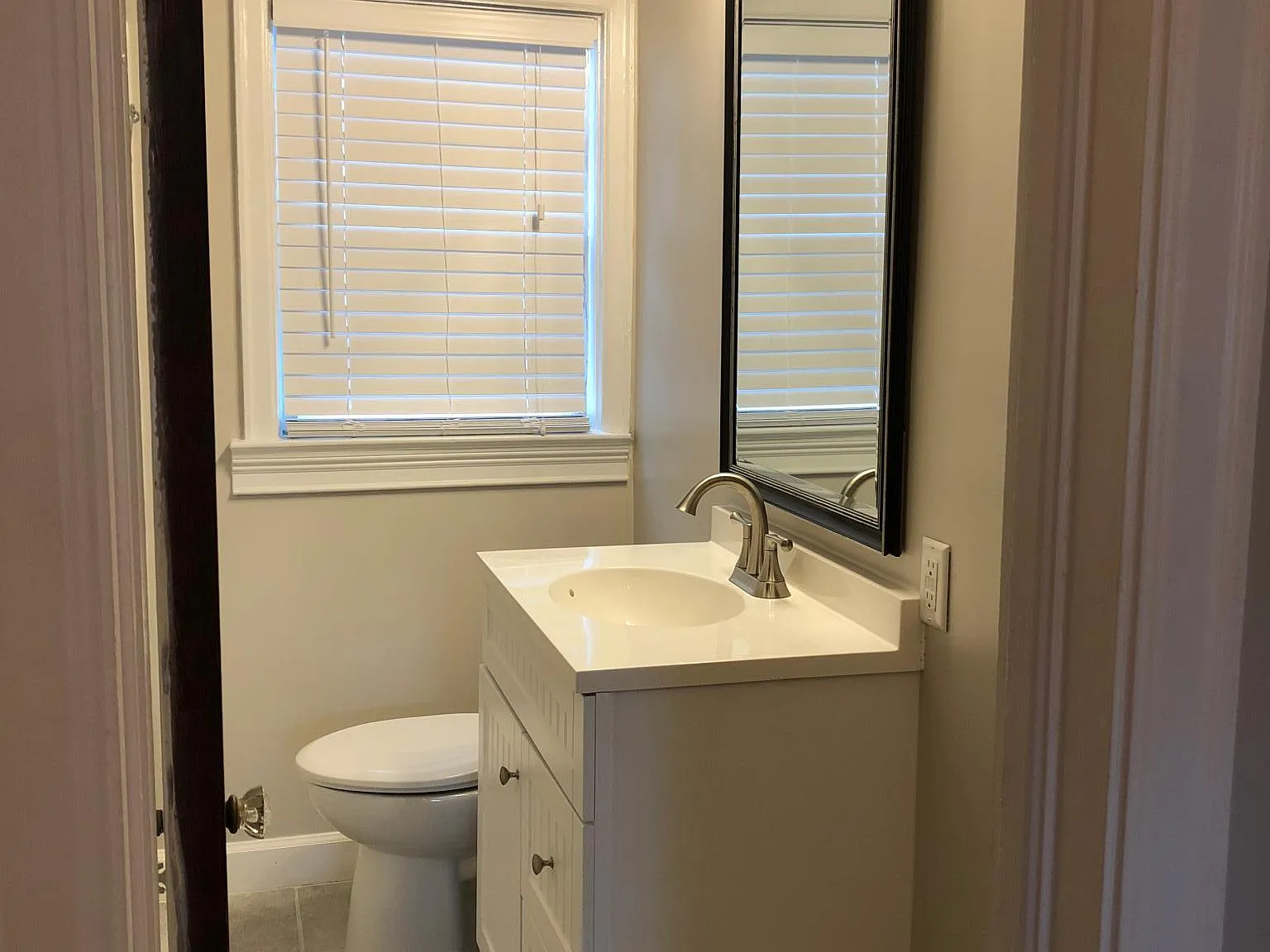 2 bed, 834 sqft, $1,575 — Photo 4