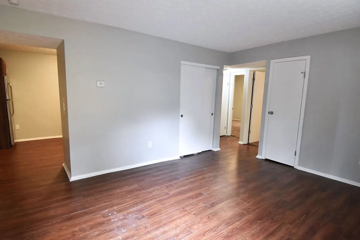 Building Photo - 1393 Summit St #B