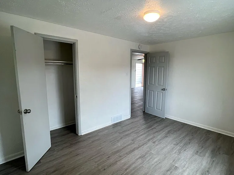 735 Emporia St — Photo 8