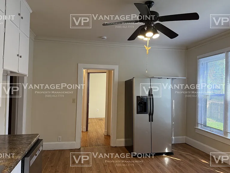 220 S Maple Ave — Photo 7
