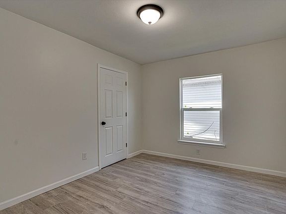 3rd image of 1700 Walker Ave