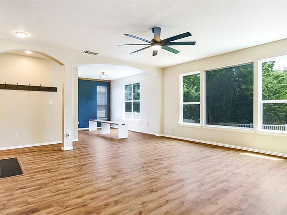 2nd image of 1316 Cobblestone Ct