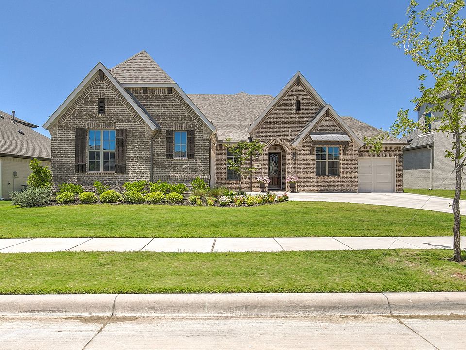 1st image of 721 Rosewood Pl