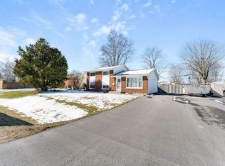 18 Bakers Ln, Loyalist, ON K7N 1M1