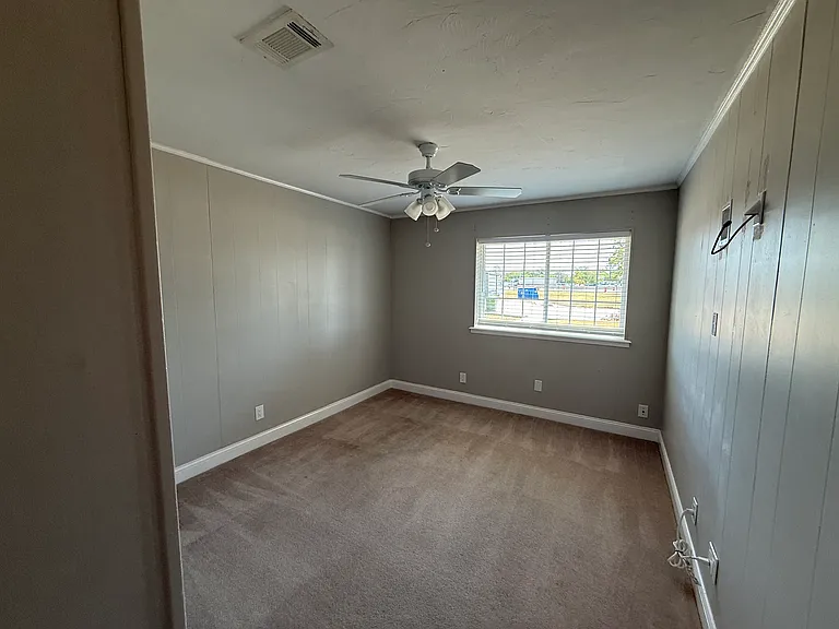105 Acker St — Photo 14