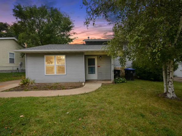 27 Partner Pl, Bloomington, IL 61701