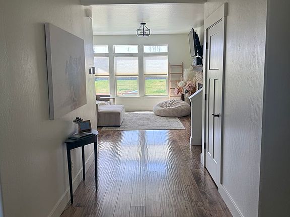 2nd image of 631 Cameron Loop